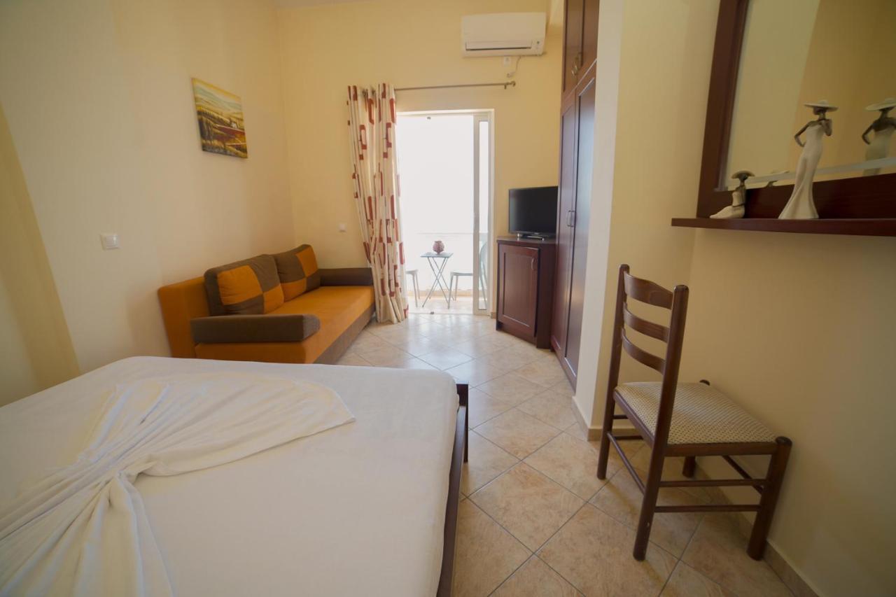 Hotel Serxho Sarande Bagian luar foto