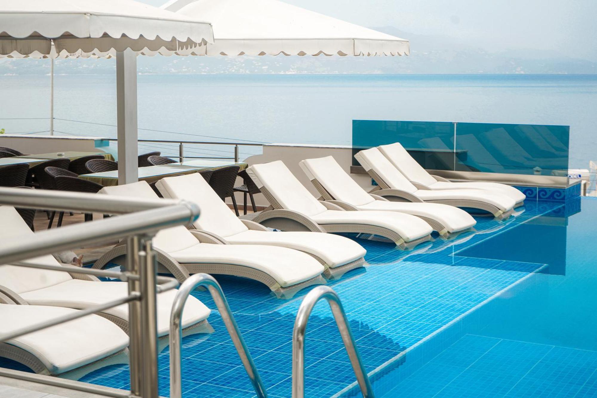 Hotel Serxho Sarande Bagian luar foto