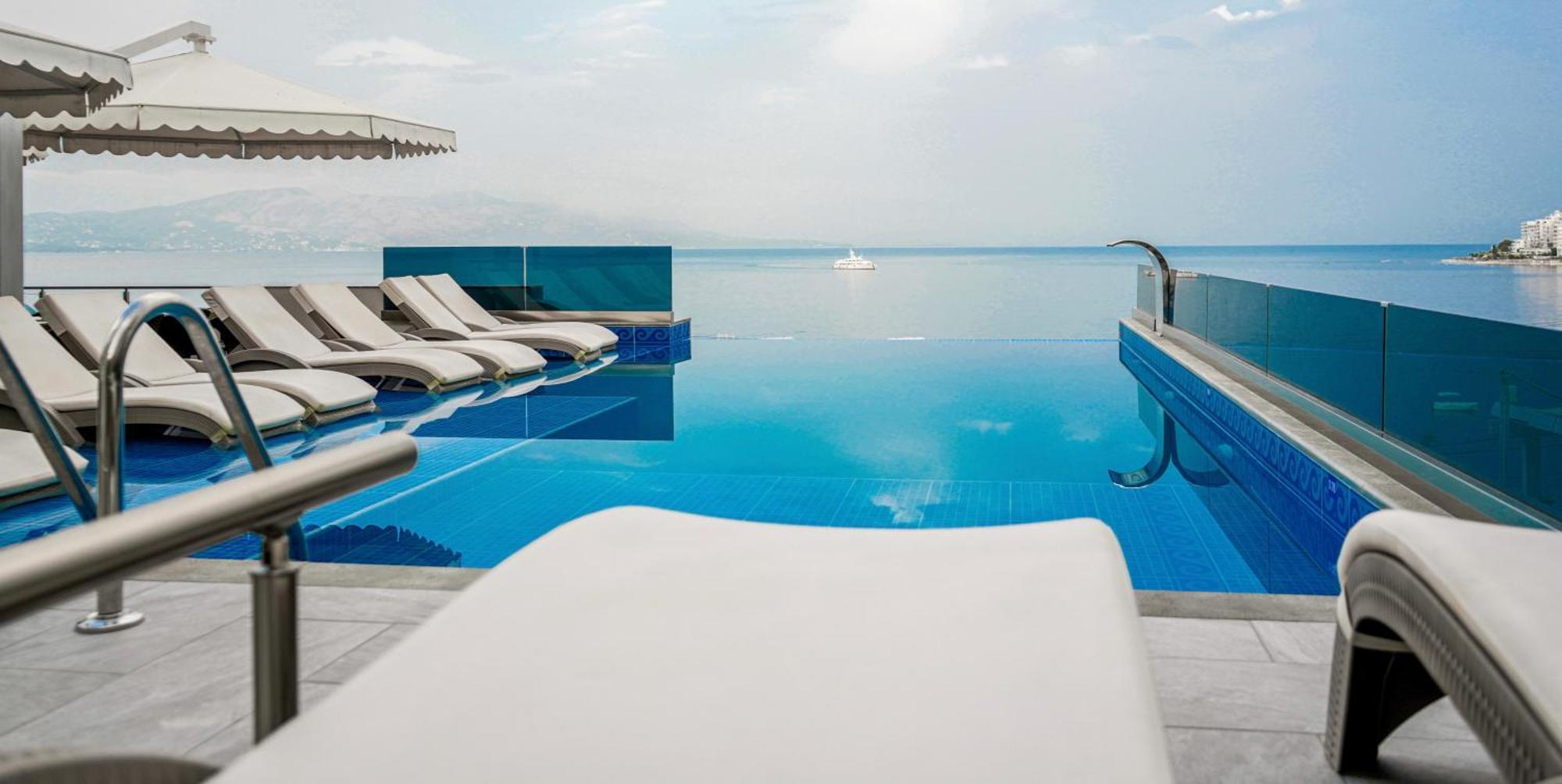 Hotel Serxho Sarande Bagian luar foto