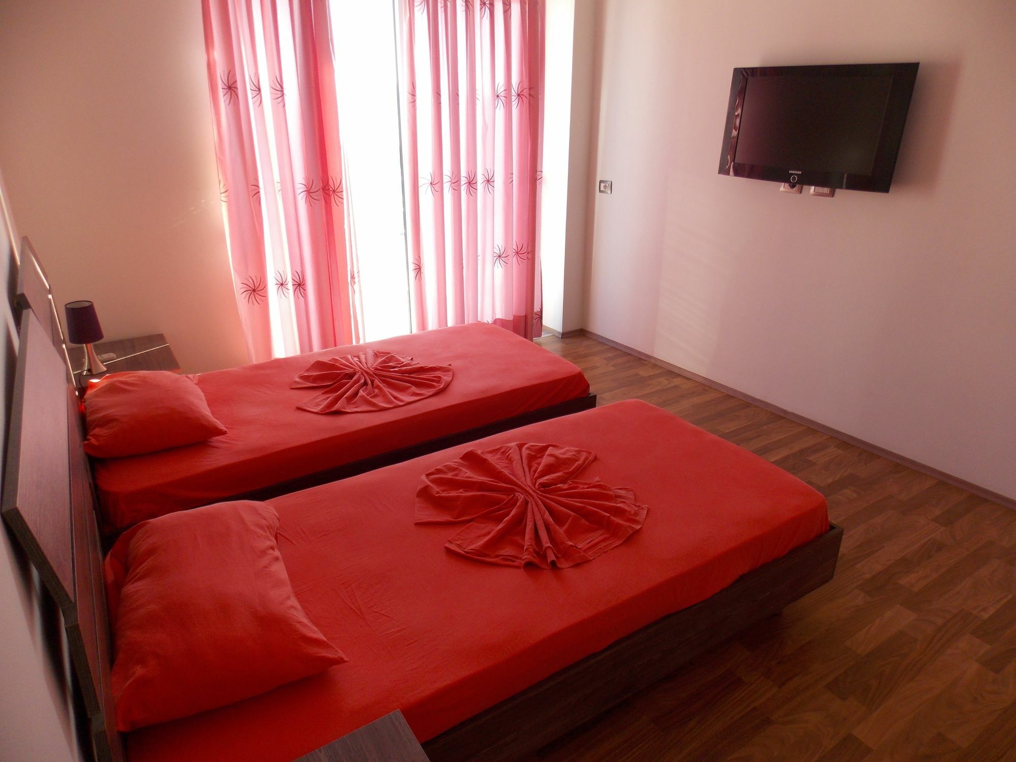 Hotel Serxho Sarande Bagian luar foto