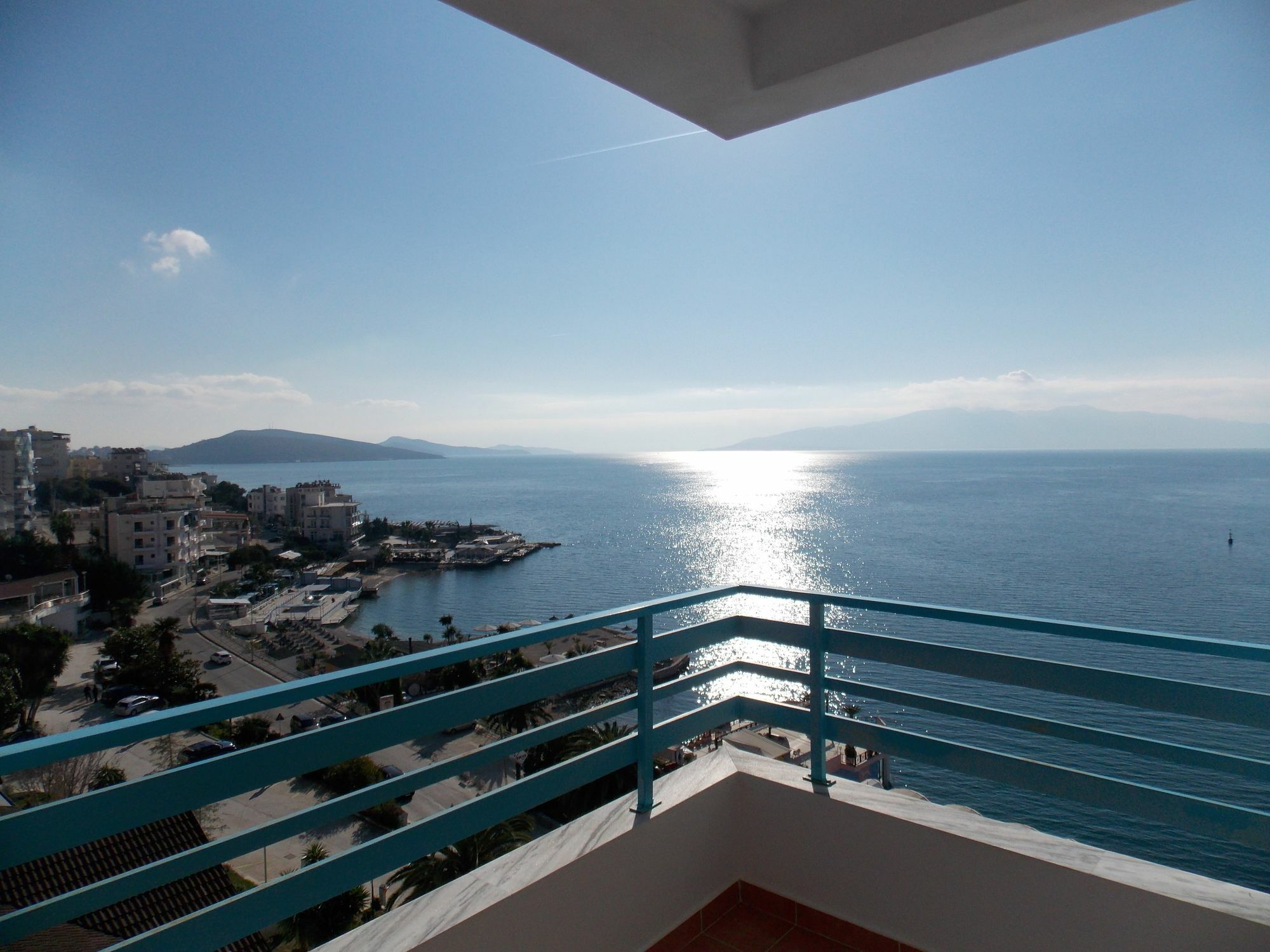Hotel Serxho Sarande Bagian luar foto